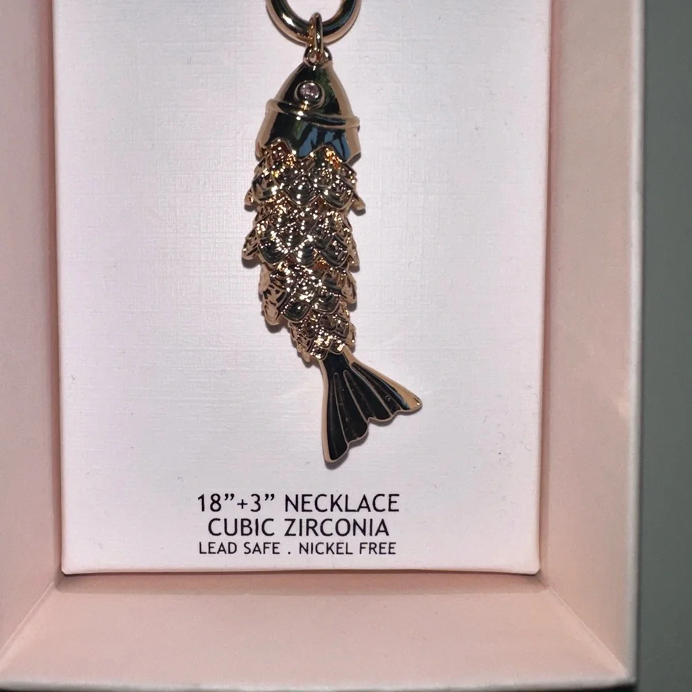Camila Coelho Gold fish Pendant Necklace - Picture 4 of 4